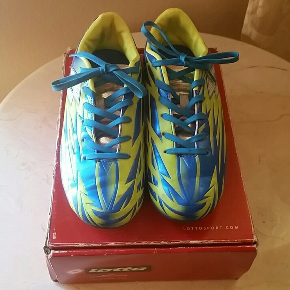 LOTTO SOCCER GEAR/SHOE. - Picture 2 of 2